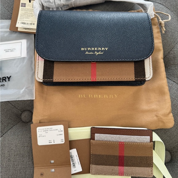 Bundle of brand New Burberry card holder and crossbody large wallet (dark blue) - Picture 2 of 5